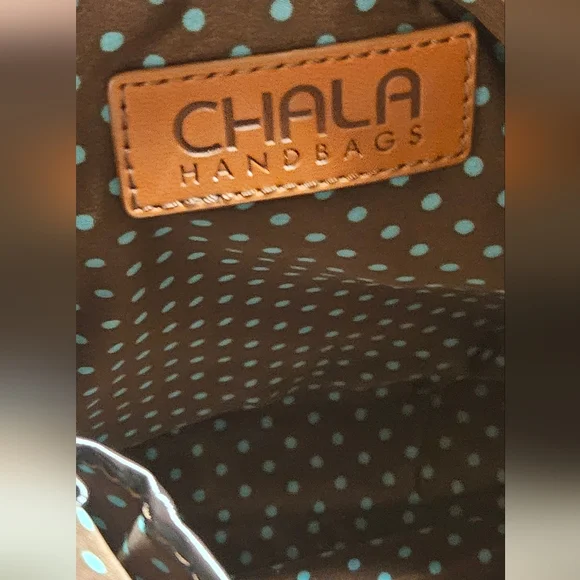 Chala Sweet Messenger Crossbody Bag with Floral Design - Picture 4 of 4